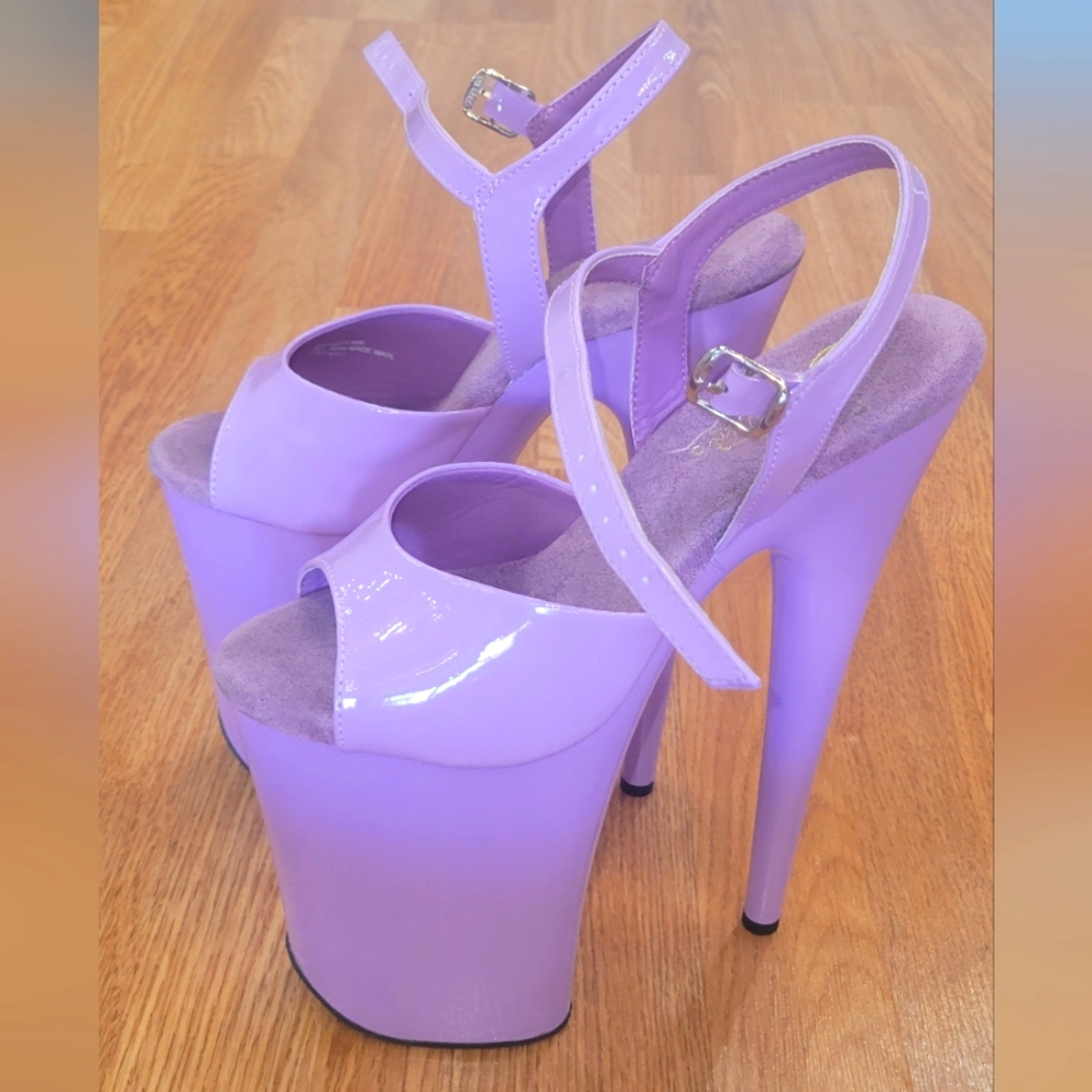 9 Inch Pleasers Size 8 Spring Easter